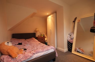 St Georges Mews, Jesmond, Newcastle - Image 3